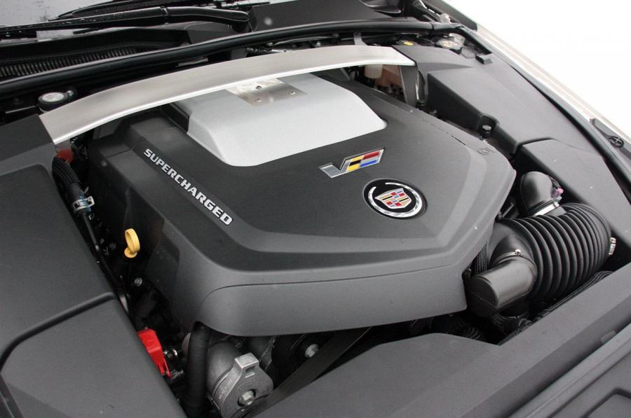  Cadillac CTS-V Sport Wagon 2011 года  (фото 47 из 73)